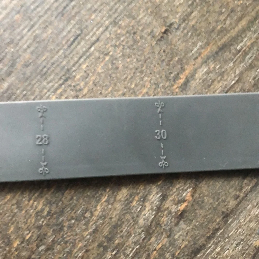 Clazic Grey belt with paw print buckle